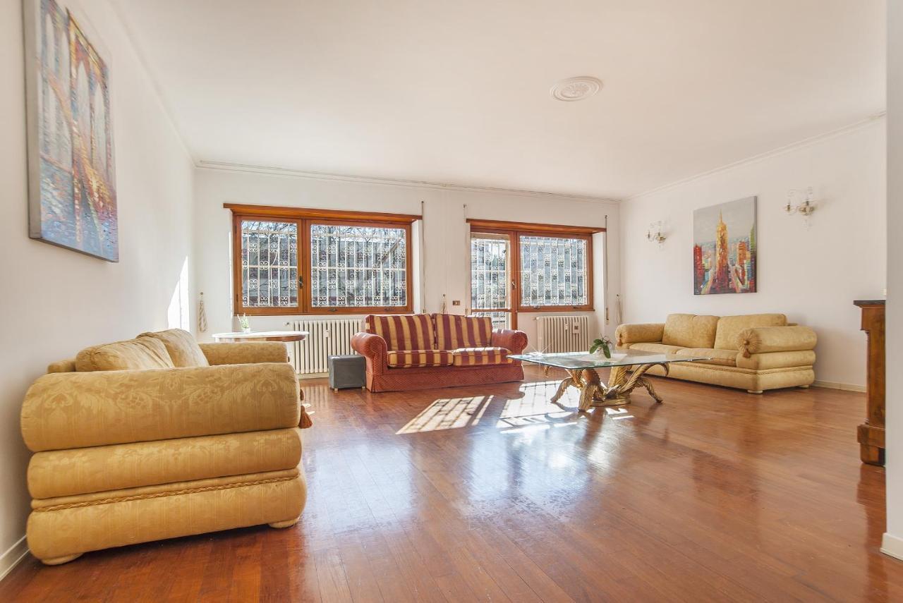Eur Luminous And Large Family Terrace Apartment Rom Eksteriør billede