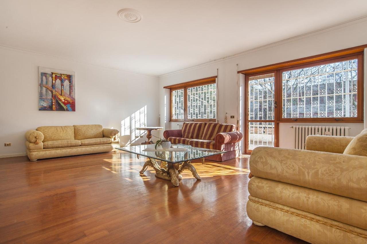 Eur Luminous And Large Family Terrace Apartment Rom Eksteriør billede