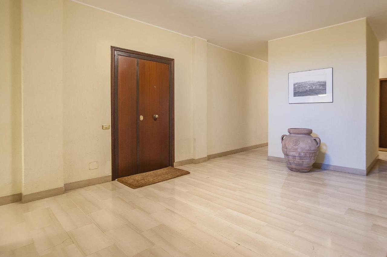 Eur Luminous And Large Family Terrace Apartment Rom Eksteriør billede